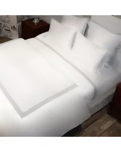 نوفا هوم "Soft" طقم وجه لحاف - قطن 100% ، 400 خيط لكل انش مربع - مجوز/مجوز كبير - 7 قطع - أبيض و رمادي متوفر في ذا سكاوت - عمّان، الأردن