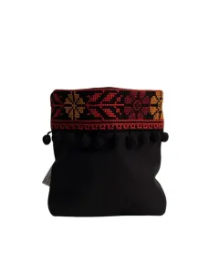 حقيبة طاولة صغيرة سوداء بتطريز