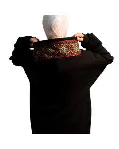 هودي أسود بتطريز على قبعة الرأس (متوفر بعدة مقاسات)