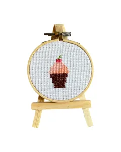 Summer Bloom – 9cm Hand Embroidered Floral Design