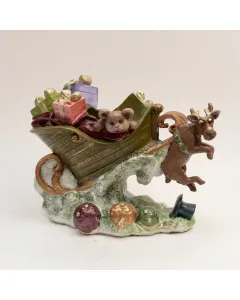 Santa’s Gift Wagon – Festive Handcrafted Decor – 20x22 cm