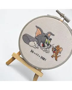 Tom & Jerry Embroidered Hoop – 15 cm Wooden Circle