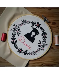 Graduation Embroidered Hoop – 15 cm Wooden Circle