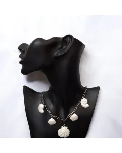 سلسلة أصداف فضية