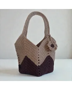 حقيبة كروشيه سلة كبيرة بيج وبني من خيط قطني مع وردة ديكور