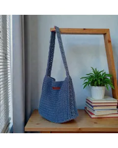 حقيبة كروشيه زرقاء 24×20×6 سم من خيط YarnArt تركي 55% قطن مع قاعدة جلد وقفَلين