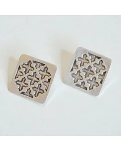 أقراط معين فضة بنقوش هندسية – 4 غرام