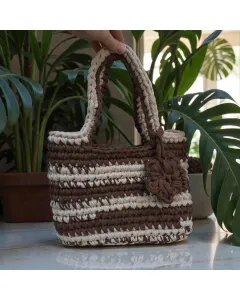 حقيبة توت كروشيه كبيرة (34×23 سم) – درجات البني والبيج، خيوط تيشيرت