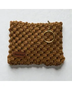 محفظة مكرميه مصنوعة يدويًا من خيوط عالية الجودة – 15 × 10 سم