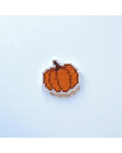 بروش مطرز شكل يقطين – ٤×٣٫٥ سم