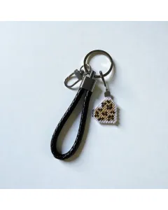 ميدالية جلد مع تعليقة مطرزة شكل قلب تايجر – ٢٫٥×٢٫٥ سم