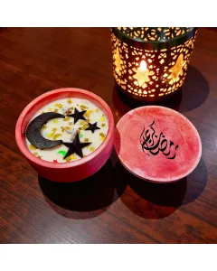 شمعة رمضان بشكل هلال مع غطاء – شمعة خرسانية مصنوعة يدويًا 130 غرام