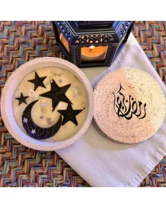 شمعة رمضان بشكل هلال مع غطاء – شمعة خرسانية مصنوعة يدويًا 130 غرام