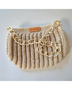 حقيبة كروشيه كتف يدوي – ذهبي مع سلسلة (23×18 سم، قفل مغناطيسي)