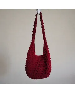 حقيبة كروشيه يدوي – عنابي قطن (30×24 سم، بطانة داخلية، قفل مغناطيسي)