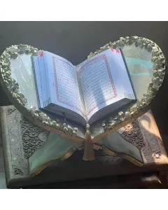 ستاند مصحف ريزن يدوي – تصميم خشب وريزن مع إطار كريستال ولؤلؤ – حجم 40 سم قابل للطي