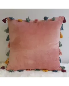 نوفا هوم غطاء وسادة "Flossy" صناعة يدوية - 50x50 سم -  وردي مشمشي متوفر في ذا سكاوت - عمّان، الأردن
