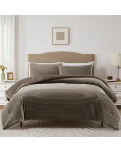 نوفا هوم "Cozy" لحاف شتوي فلانل مخملي بخلفية فرو ناعمة ملونة - موكا (متوفر بعدة مقاسات) متوفر في ذا سكاوت - عمّان، الأردن