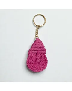 مدالية مكرميه مصنوعة يدويًا من خيوط عالية الجودة – متعددة الاستخدام