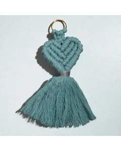 مدالية مكرميه مصنوعة يدويًا من خيوط عالية الجودة – متعددة الاستخدام